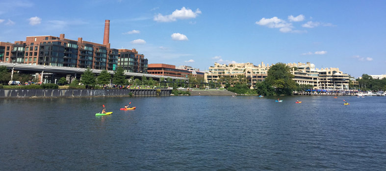 Vista de Georgetown a partir do Rio Potomac - Washington, DC
