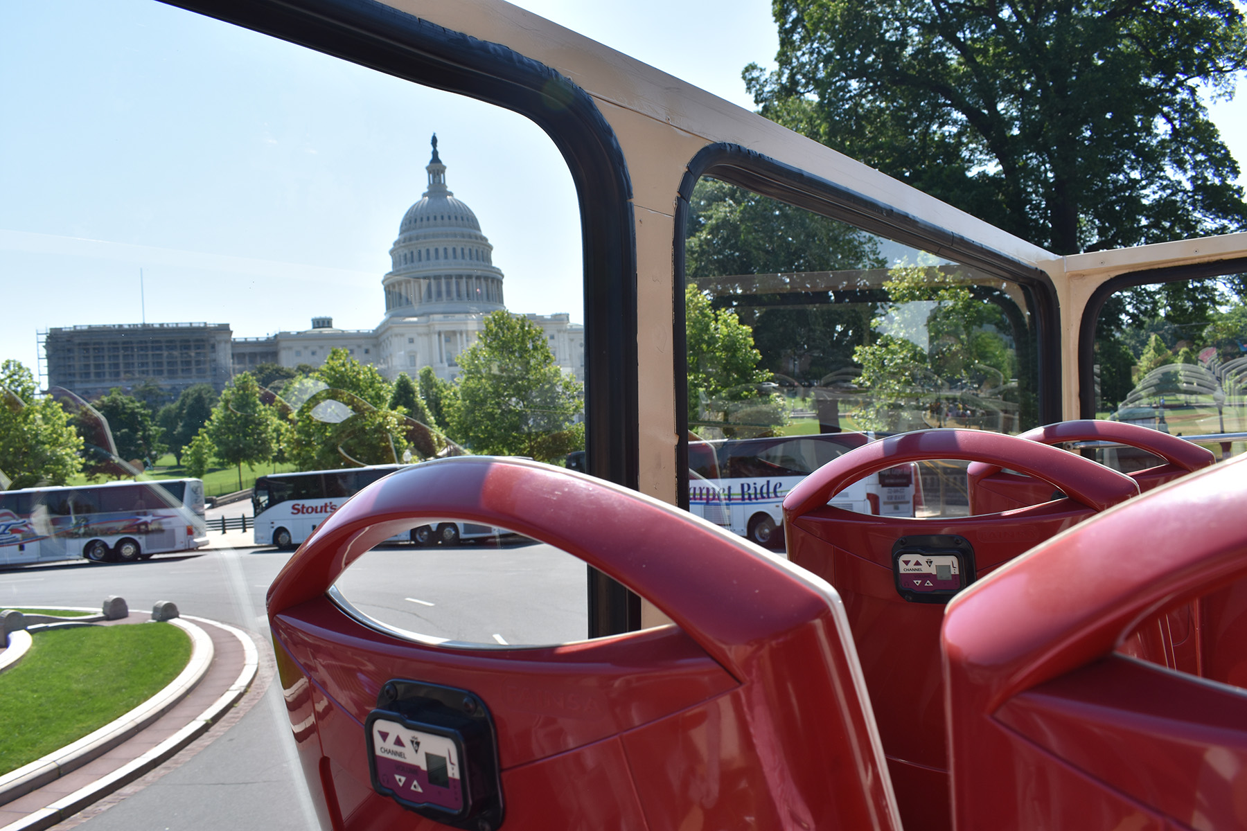 Big Bus with view of Capitol Building