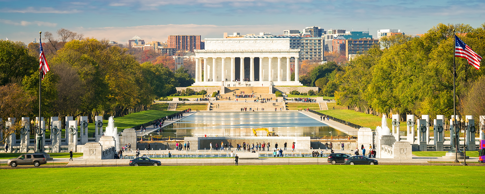 Blick von der National Mall auf das Lincoln Memorial