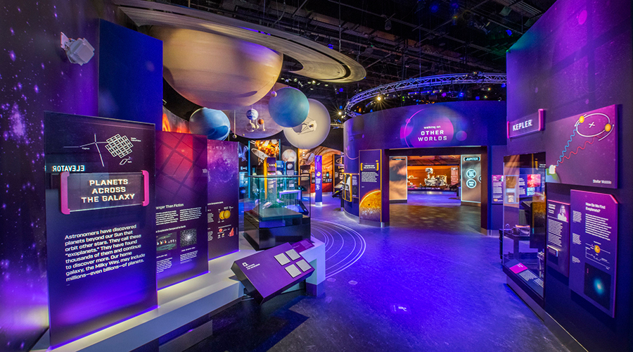 Musée national de l'air et de l'espace nouvelle exposition galerie "Explorer les planètes"