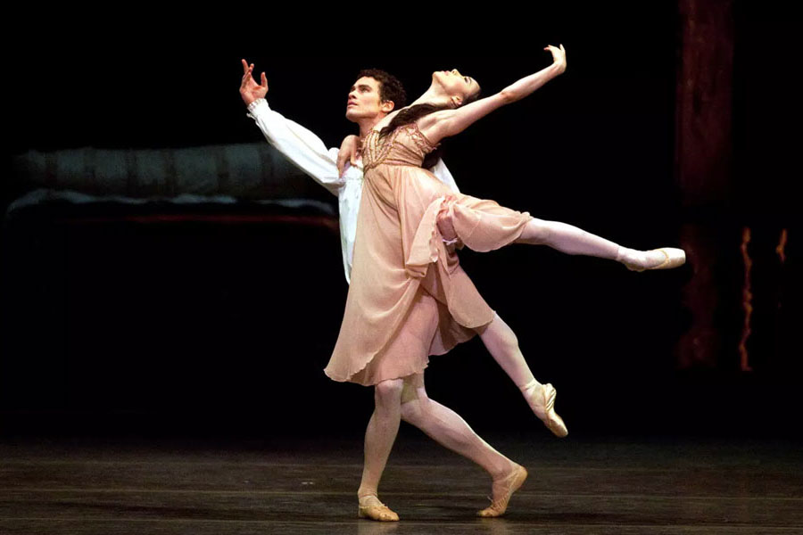 Bailarines de ballet del American Ballet Theatre: Romeo y Julieta