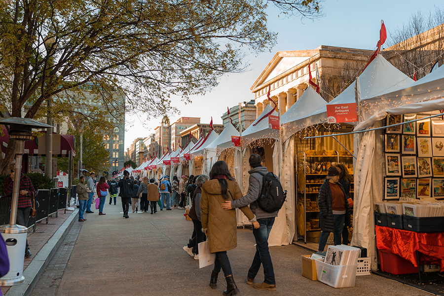 Mercado de férias no centro da cidade