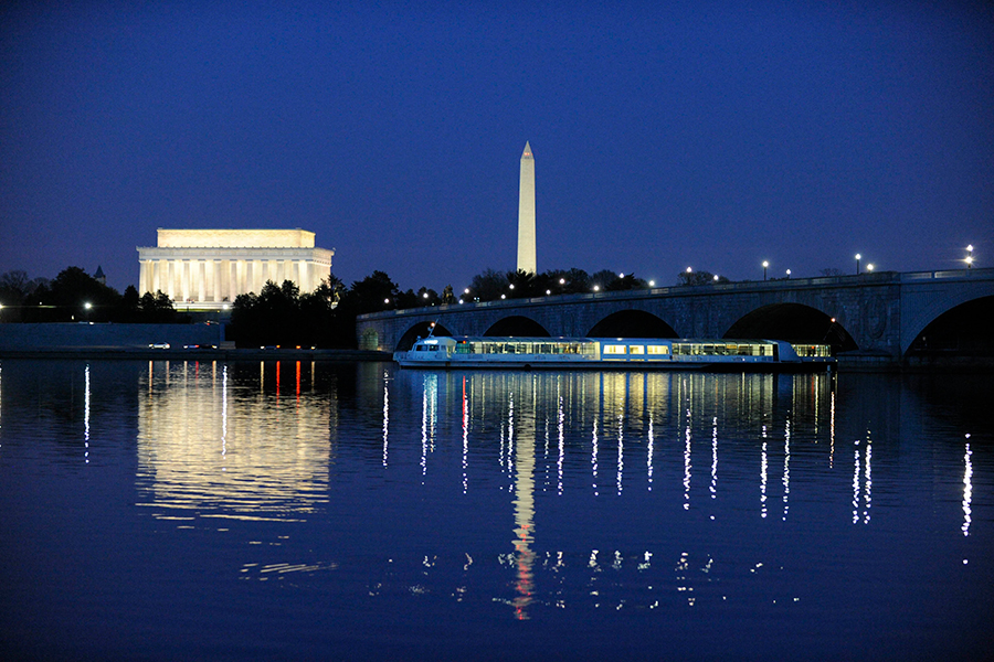 Stadtrundfahrt bei Nacht in Washington DC