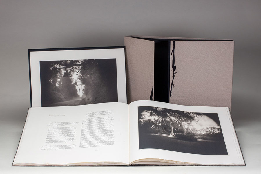 In der Bibliothek: Fotografie und Buchkunst aus der 21. Editions-Sammlung