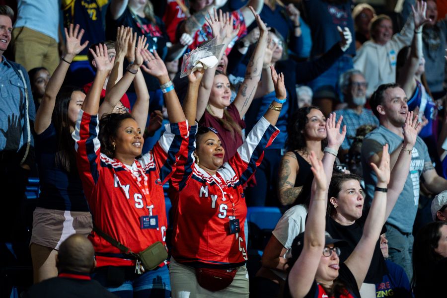 Washington Mystics Fans
