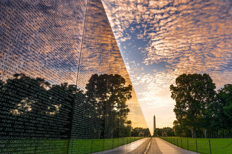 @ 506thcurrahee - Nascer do sol no Memorial dos Veteranos do Vietnã - Washington, DC