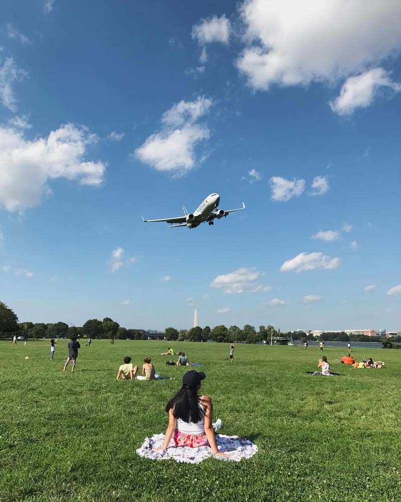 @___dpa - Watching airplanes land at Gravelly Point Park in Virginia - Great date and picnic spot near Washington, DC