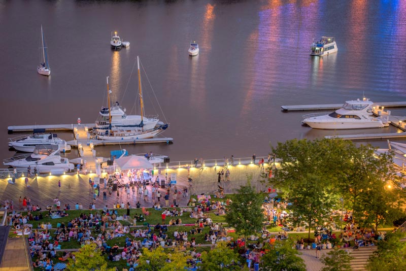 Capitol Riverfront 的 The Yards Park 週五晚上的免費音樂會 - 華盛頓特區的免費夏季活動