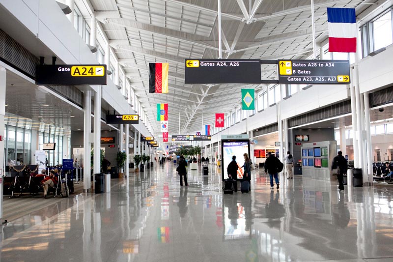 Зал B в международном аэропорту Вашингтона имени Даллеса - аэропорты рядом с Вашингтоном, округ Колумбия