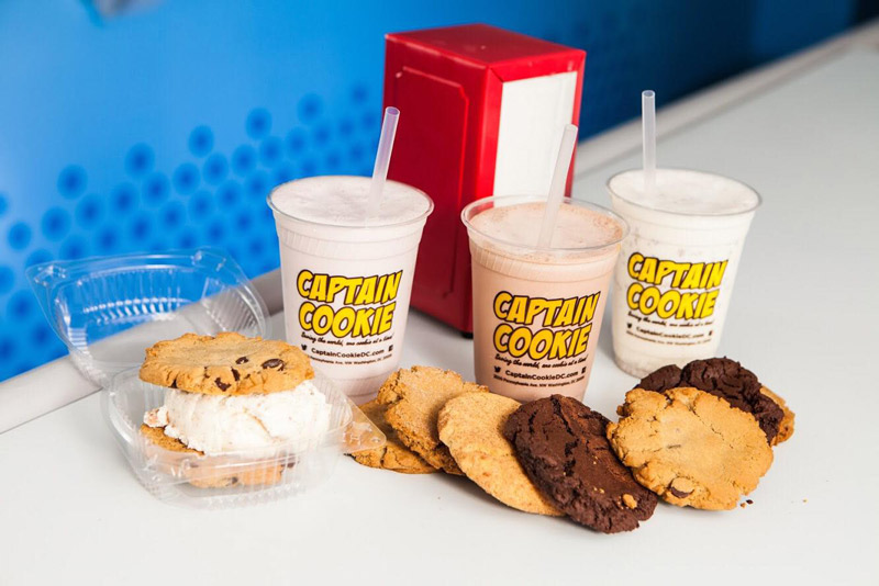 Biscoitos e sorvete da Captain Cookie and the Milkman - empresa local feita em Washington, DC