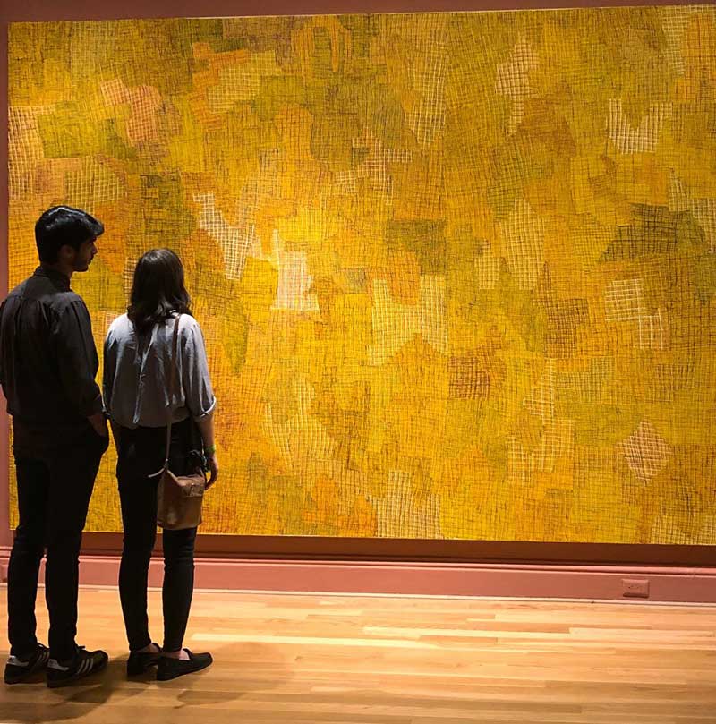 @dcjnell - Paar beim Betrachten von Kunst in der Phillips Collection - Museum für moderne Kunst in Washington, DC