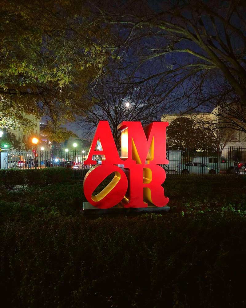 @docrox6 - Sculpture AMOR de Robert Indiana au National Gallery of Art Sculpture Garden - Lieux romantiques à Washington, DC