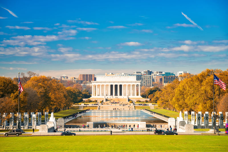 Folhagem de outono no Lincoln Memorial no National Mall - Monumentos em Washington, DC