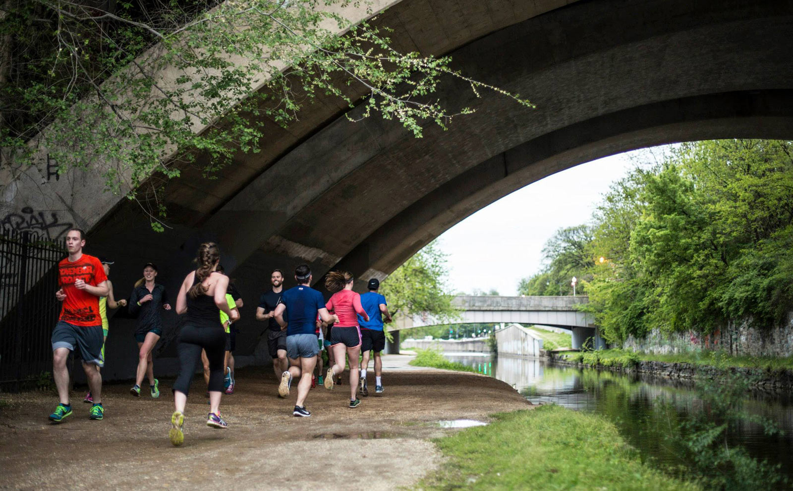 runners along co canal