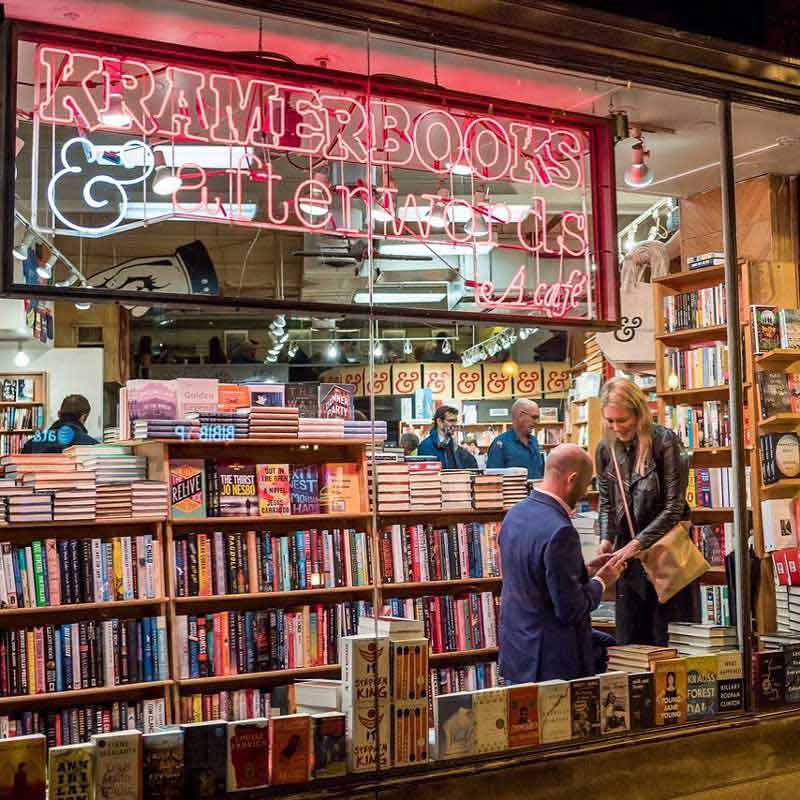 @kramerbooks - Heiratsantrag im Kramerbooks & Afterwords Cafe - Lokaler unabhängiger Buchladen und Restaurant in Washington, DC