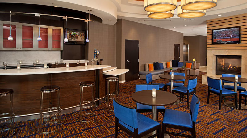 Bar im Courtyard by Marriott Capitol Hill-Navy Yard – Top-Hotels für Sportfans in Washington, DC