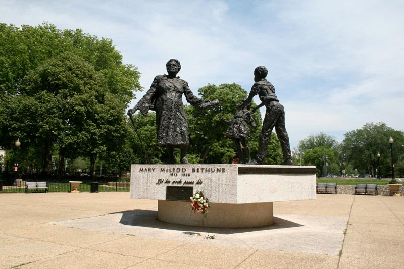 Estátua de Mary McLeod Bethune em Lincoln Park em Capitol Hill - Estátua dos Direitos Civis em Washington, DC