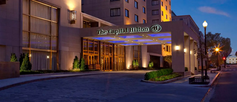 다운타운 DC의 캐피탈 힐튼에서의 야간 시간 - 워싱턴 DC의 역사적인 호텔