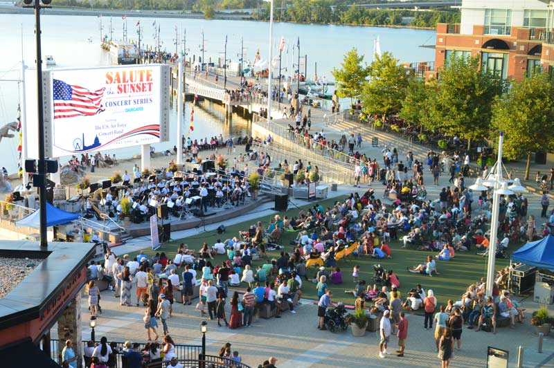 Konzertreihe im Freien im National Harbour - Sommeraktivitäten am Wasser in der Nähe von Washington, DC