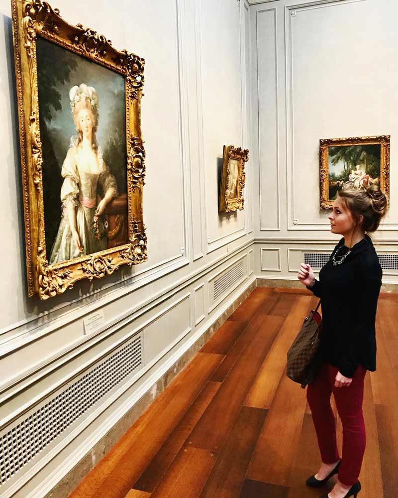 @peys_passport - Woman viewing Élisabeth Louise Vigée-LeBrun painting at the National Gallery of Art - Art museum on the National Mall in DC