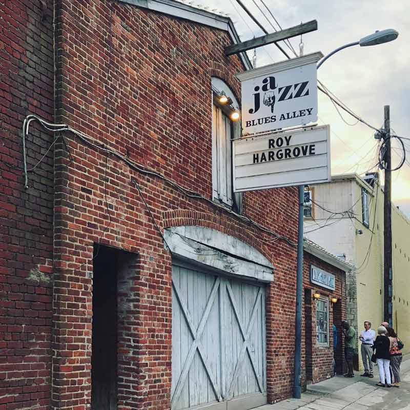 @shullman - 喬治城歷史悠久的 Blues Alley 爵士俱樂部的讚助人 - 在華盛頓特區哪裡可以欣賞爵士樂和現場音樂表演