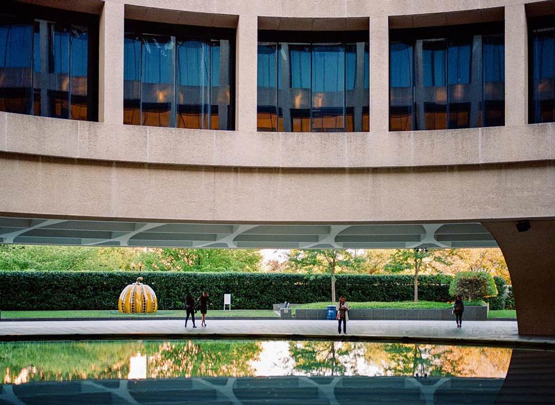 @teamgrayduck-Sculpture Garden의 Smithsonian Hirshhorn 박물관 외부-워싱턴 DC의 내셔널 몰에있는 무료 현대 미술관