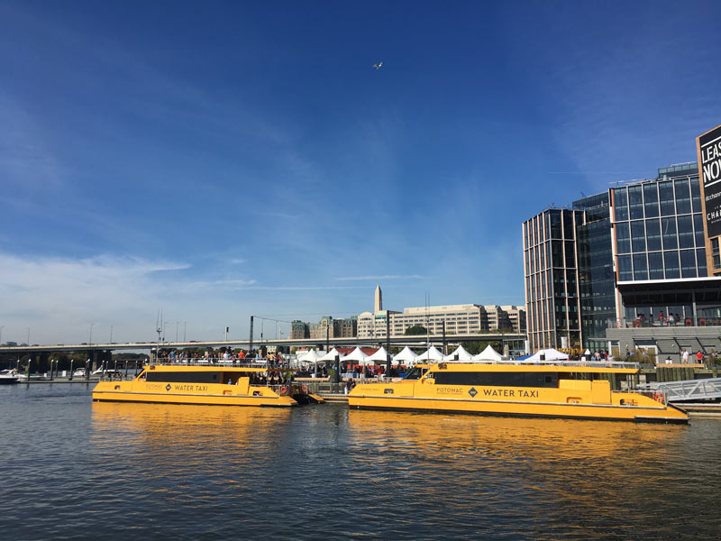 Wassertaxi am The Wharf an der Southwest Waterfront - Anfahrt zum The Wharf in Washington, DC