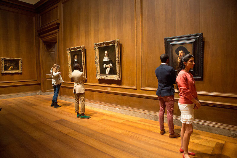 Visitatori presso la National Gallery of Art sul National Mall - Museo d'arte gratuito a Washington, DC