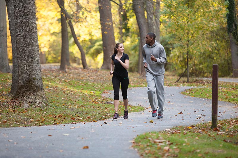 Läufer im Rock Creek Park - Outdoor-Aktivitäten in und um Washington, DC