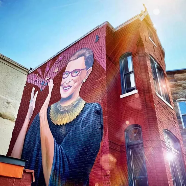 @housethacker - Peinture murale de la rue de la justice Ruth Bader Ginsberg dans le quartier de U Street à Washington, DC