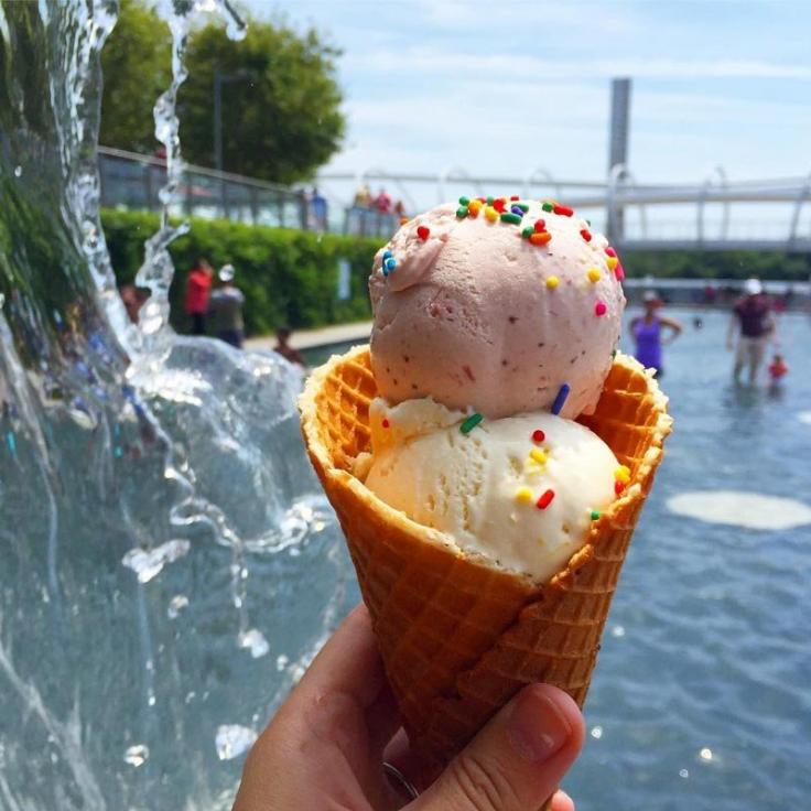 @icecreamjubilee-Capitol Riverfront 's Yards Park의 아이스크림 쥬빌리 아이스크림 콘-워싱턴 DC의 해안가 근처에서 먹을 곳