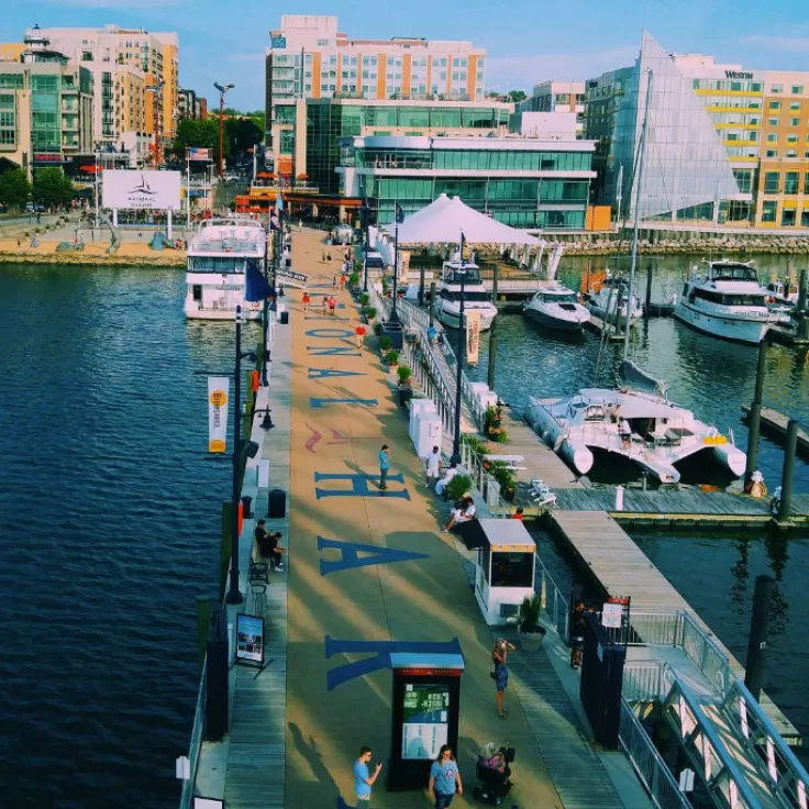 @insta_kenya - Dock at National Harbor em Maryland - Coisas para fazer perto de Washington, DC