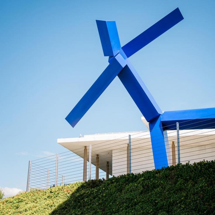 “Blue” di Joel Shapiro al The REACH al Kennedy Center