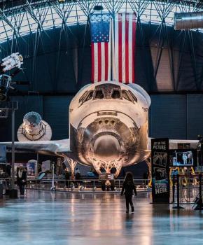 @abroadwife - Child standing in front of Space Shuttle Discovery at the Udvar-Hazy Air and Space Museum - Free Smithsonian museum near Washington, DC
