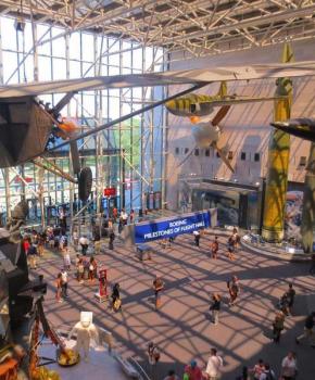 @adventuresarewaiting - Boeing Milestones of Flight Hall en el National Air and Space Museum - Free Smithsonian Museum en Washington, DC