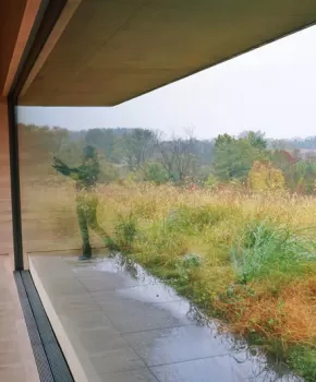 @ambarella - Vista da folhagem de outono do Museu Glenstone - Museu gratuito perto de Washington, DC
