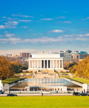 Folhagem de outono no Lincoln Memorial no National Mall - Monumentos em Washington, DC