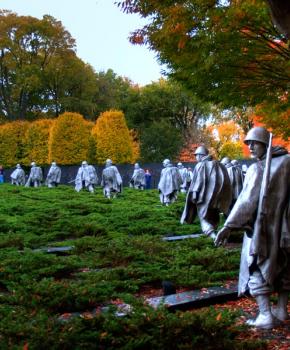 가을 내셔널 몰의 한국전 참전 용사 기념관-워싱턴 DC 기념관