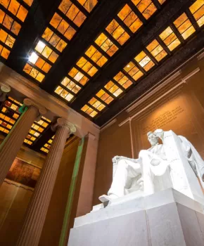 @pearlrough - Lincoln Memorial estátua de Abraham Lincoln - Memorial no National Mall em Washington, DC