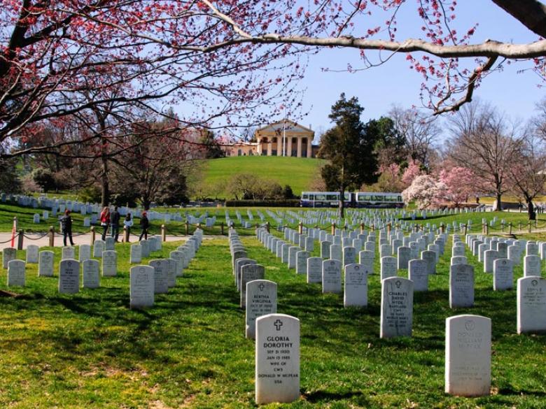 Casa y tumbas de Arlington del general Robert E. Lee en el cementerio nacional de Arlington en Virginia