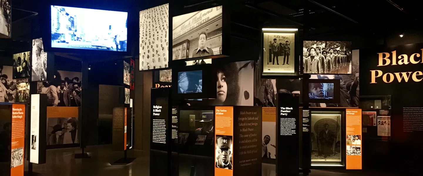 À l'intérieur du musée national d'histoire et de culture afro-américaines