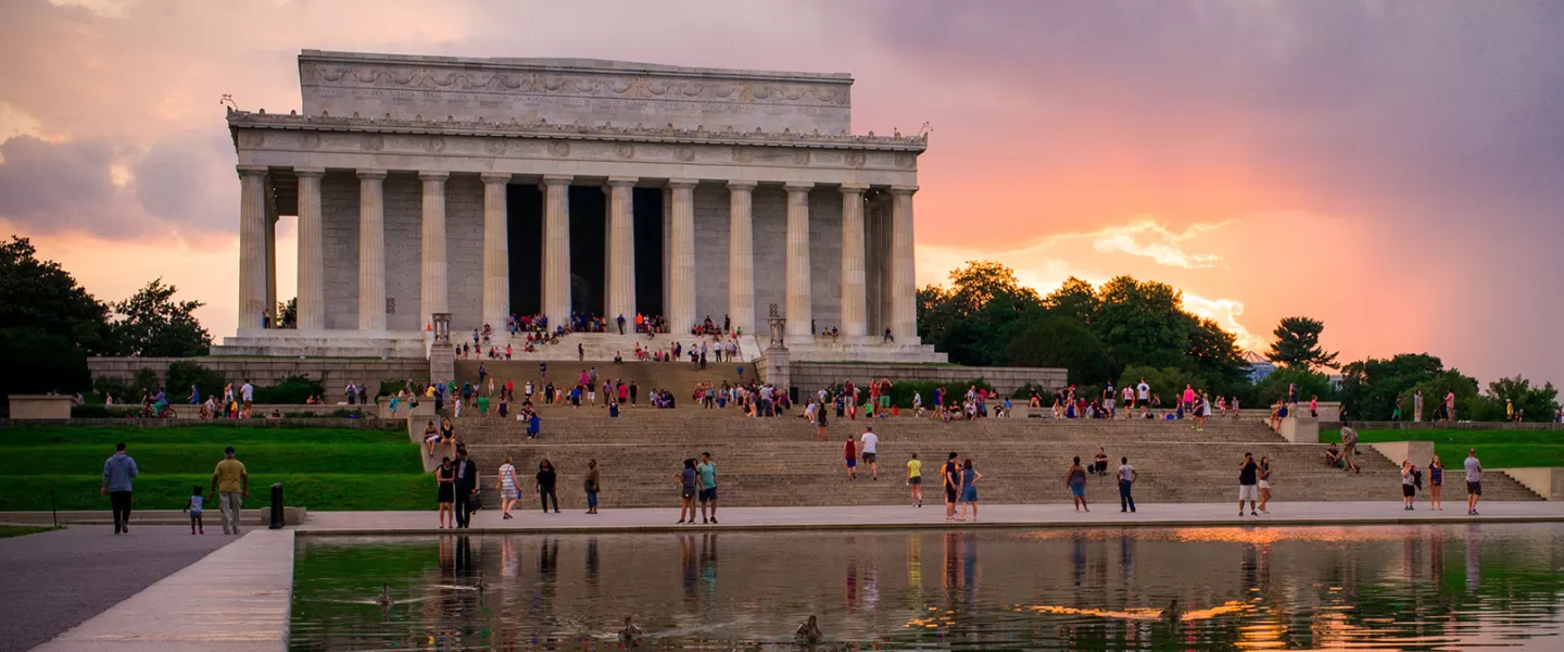 Lincoln Memorial during Summer