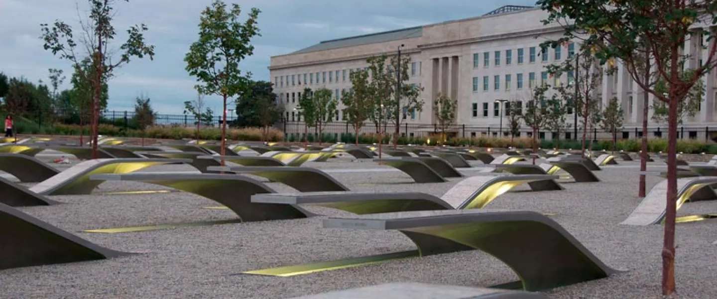 Das National 9/11 Pentagon Memorial in Virginia - Gedenkstätten in der Nähe von Washington, DC