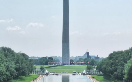 Washington Monument und Lincoln Memorial Reflecting Pool auf der National Mall - Denkmäler und Denkmäler in Washington, DC