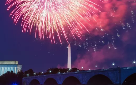 Fuegos artificiales el 4 de julio sobre DC