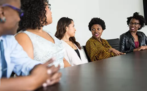 Personas en una reunión