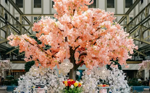 Montaje del té del Día de la Madre Waldorf Astoria