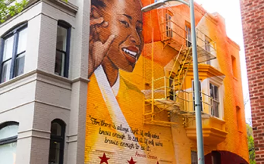 Mural de Amanda Gorman en DC