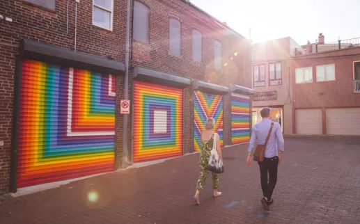 Shaw 's Blagden Alley의 다채로운 거리 예술 벽화-워싱턴 DC의 역사적인 골목길