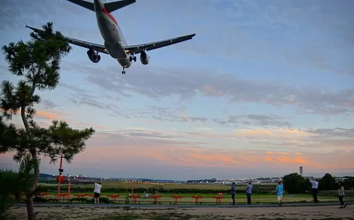 @trbaba-Gravelly Point에서의보기-Ronald Reagan National Airport에 착륙하는 비행기